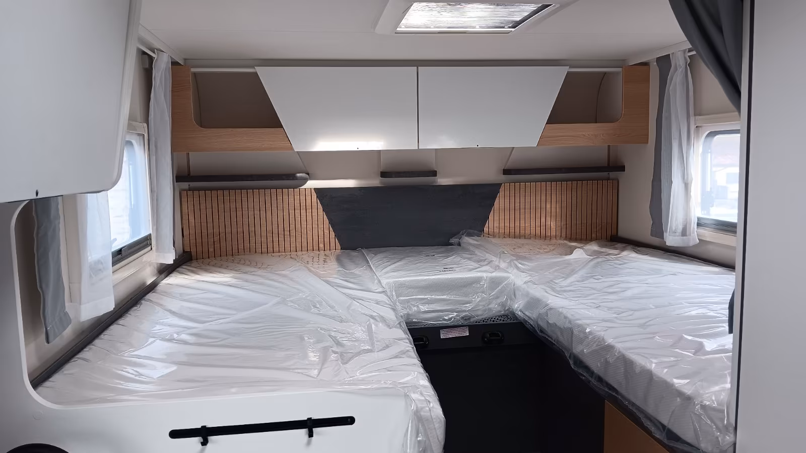 Ahorn Camp T 690 - Image 18